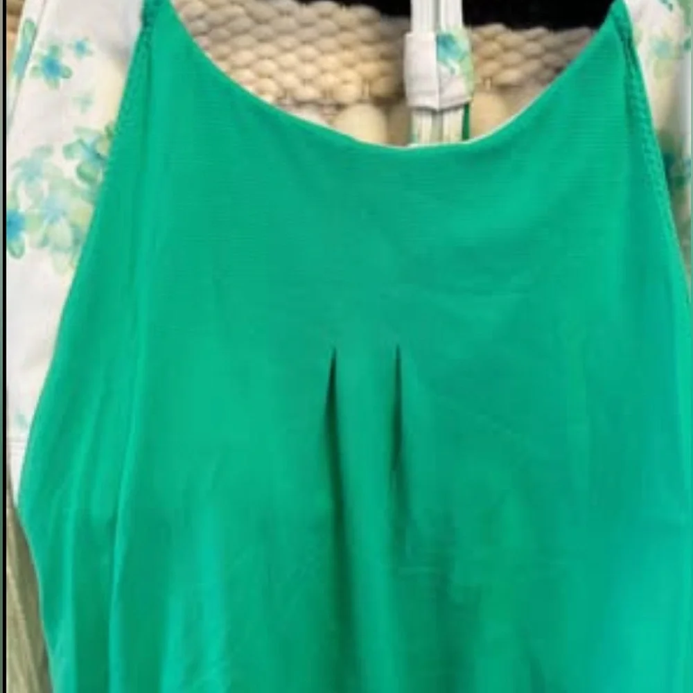 Lululemon Tank Attached Bra Womens Size 0 Flowy Overtop Green White Floral Bra - Picture 4 of 8